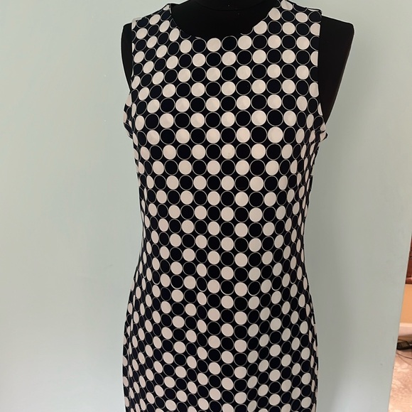 Polka dot navy and white size 4 Vince Camuto dress. Slim and flattering. - Picture 1 of 4